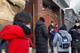 警探号丨北京165万中小学生集中开学 北京警方全力做到校园内部隐患“清零”图片