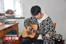 冲破命运阴霾，长郡高三少年将滚烫青春写进音乐里图片