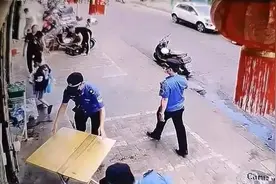 热评｜城管没收书桌，应理解民众为何反感图片