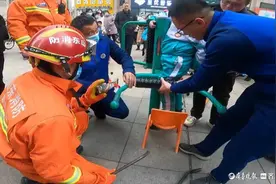儿童腿卡健身器材，聊城消防紧急救援图片