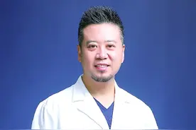人老了照样能啃排骨、年糕，不拔牙、真牙吃出好口福 满嘴缺牙、松牙能恢复正常饮食，无挂钩、不手术，更适合老年人图片