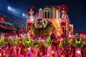 （国际）2023年巴西里约狂欢节桑巴巡演开始图片