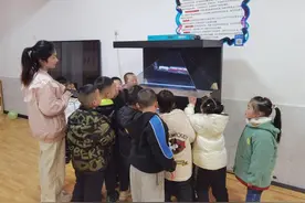360°观看3D影像，全息投影技术引入学前教育图片
