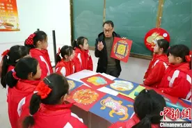 江西赣州一小学开展课后“非遗”课 传承传统文化图片