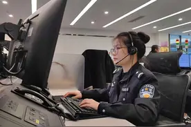 4岁萌娃报警：我家在中国，妈妈还没回来……图片