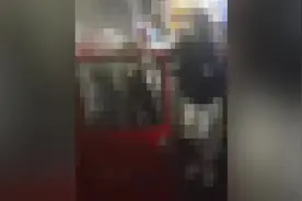 16岁女孩当街殴打46岁三轮车阿姨 山东警方通报：因琐事争吵并发生肢体冲突图片