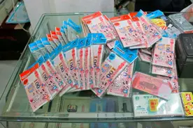 “儿童币”过于逼真！珠海金湾执法人员现场收缴图片