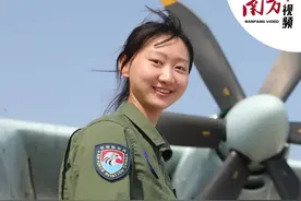 “三千四百单双杠”，来看95后空军女飞的训练日常图片