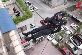 曾经的空姐，如今的女特警！图片