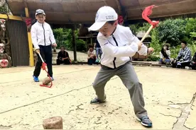 难忘儿时打陀螺图片