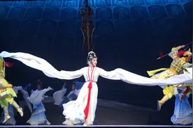 全国政协委员曾小敏：戏曲进校园应增强原创力，打造课本剧图片