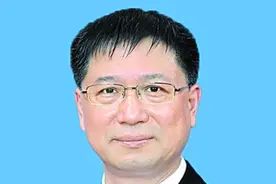 厚积薄发培养基础学科人才——访中国科学院院士、吉林大学校长张希代表图片