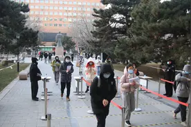 医学考研分数线下降，不等于生源质量降低 | 新京报快评图片