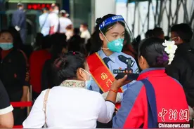 中缅边境打洛口岸迎来恢复客运通关后首个流量高峰图片