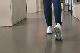 看鞋底，查疾病！鞋底有4种磨损一定要注意！图片