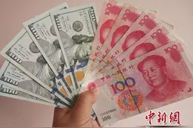 “美国银行接连倒闭，我刚存好的美元‘不香’了”图片