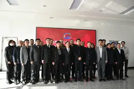 红山区跨境电子商务协会揭牌成立图片