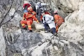 驴友坠入百米悬崖，锦州消防员索降施救图片