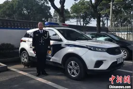 江西五旬民警救下轻生小伙：“护卫群众平安是我的职责”图片