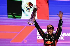 F1沙特站周冠宇获第13名 阿隆索不停“抢戏”成焦点图片