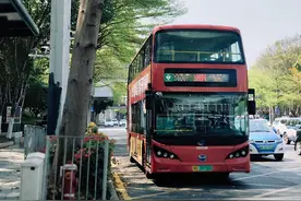 深圳ENJOY｜搭乘深南大道上的“漂流放映厅”，开往蔚蓝里图片