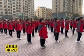 果然视频｜小学生展示武术魂，家长当评委图片
