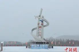 春雪来袭，中国最冷小镇变身童话世界图片