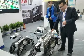 加装“坦克履带”、潜水推进器，管道机器人内窥检查不留死角图片