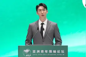 武大靖：“我邀请赛场上的对手来吃烧烤，到中国看看”图片