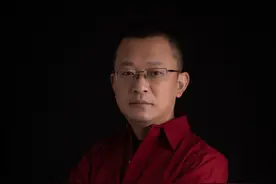 不破不休！《他是谁》热度与口碑齐飞，专访导演鲍成志：让刑侦剧回归生活图片