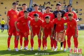 国足客场友谊赛中1:2不敌新西兰图片