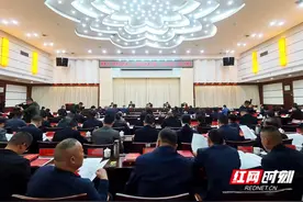 提供多种定制服务 湘潭首批人才绿卡颁发图片