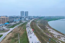 “悦跑监利·逐梦汉江”，400人东荆河堤上激情开跑！图片