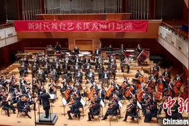 六大交响乐团携手在京奏响《新世纪灯塔》图片