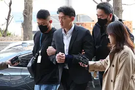 连曝家族丑闻，韩前总统孙子：有机会将向他们道歉图片