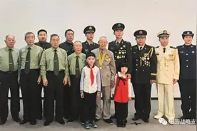 光荣！一家四代18人“接力”从军图片