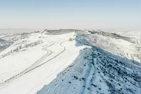 【春日里的中国】山西偏关：春雪落长城  “素颜”也“倾城”图片