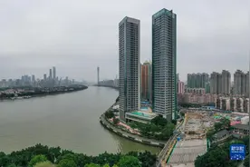 广州地铁10号线滨江东路站封顶图片