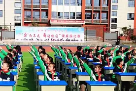 谷城：“桌”而不凡 舞动校园图片