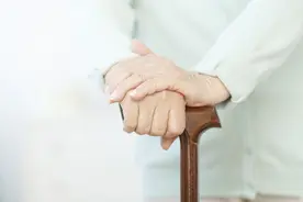帕金森病有哪些症状？如何预防和治疗？一文了解图片