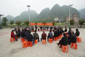 湘桂省际人大代表学习贯彻十四届全国人大一次会议精神图片