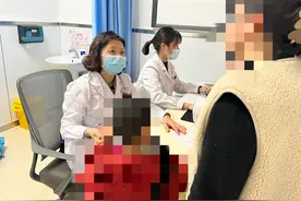 15岁男孩查出高尿酸血症 脚趾痛到不能走路图片