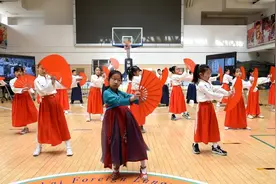 诵读古今经典 传承中华优秀文化 滨海小外二部古诗词大会诗意上演图片