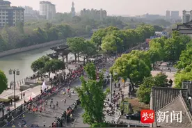 时隔3年扬马再次亮相，2万选手“烟花三月”跑进扬州秀美画卷图片