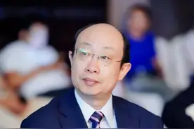 广交会·外贸新活力①｜对外经贸大学王健：外贸企业要适应数字化趋势，借广交会迎下半年消费反弹图片