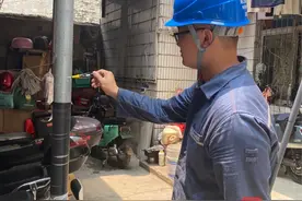 铁皮屋“全身”带有220伏电压？海口供电局上门排险图片