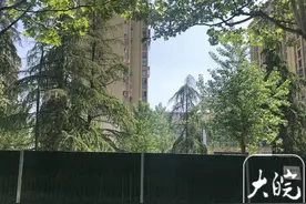 合肥一居民楼边建公厕惹异议 市民称有影响，建设单位回应现场已停工并将研判选址图片