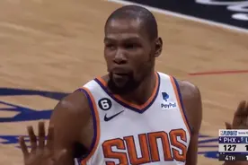 杜兰特罚球时打趣威少：威哥，我不想找麻烦图片