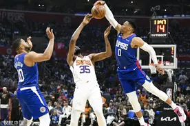 「NBA」伦纳德膝盖扭伤归期未定，快船前路再添阴霾图片