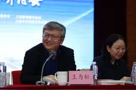 全民阅读专家如是说｜王为松：当家长伏案读书时，孩子一定会跟着读书的图片